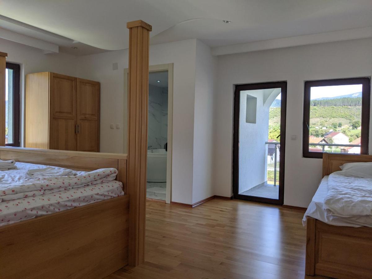 Apartments & Restaurant Abas Plav Zewnętrze zdjęcie