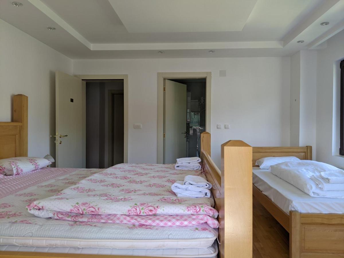 Apartments & Restaurant Abas Plav Zewnętrze zdjęcie