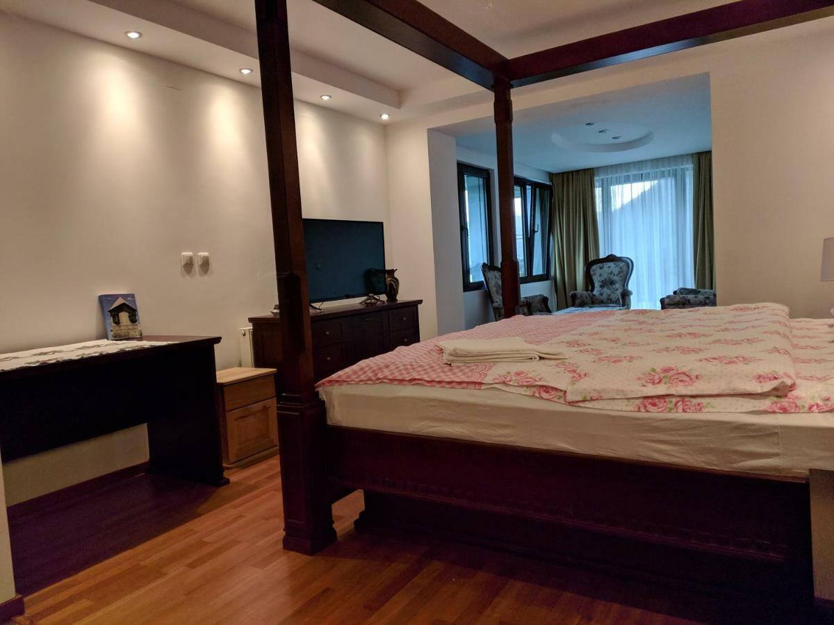 Apartments & Restaurant Abas Plav Zewnętrze zdjęcie